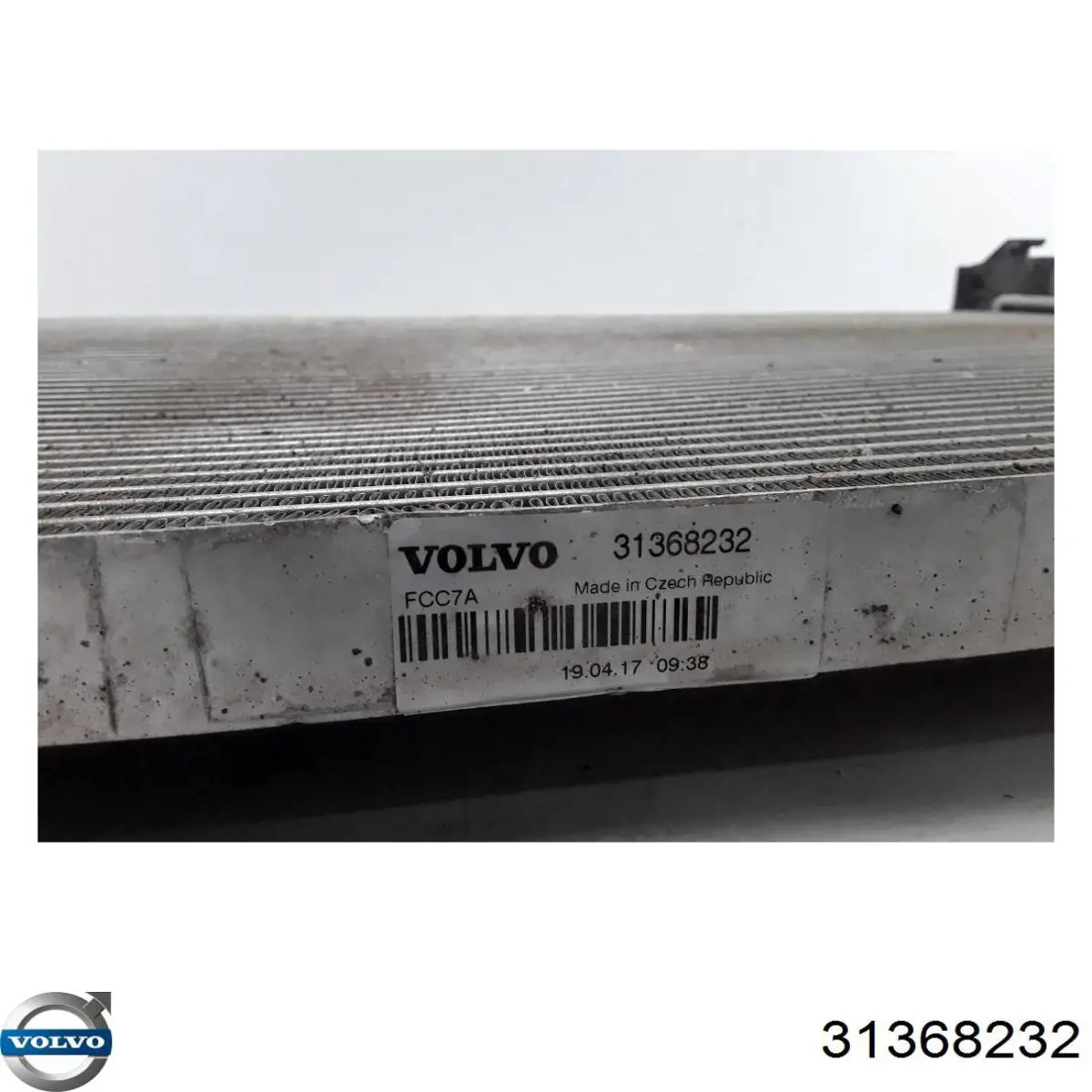 Радиатор 32224830 Volvo