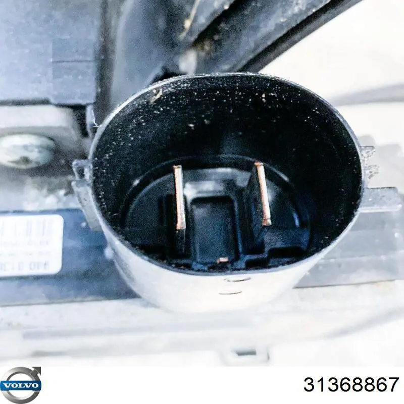 Купить 31368867 Volvo Диффузор вентилятора в сборе с мотором и крыльчаткой