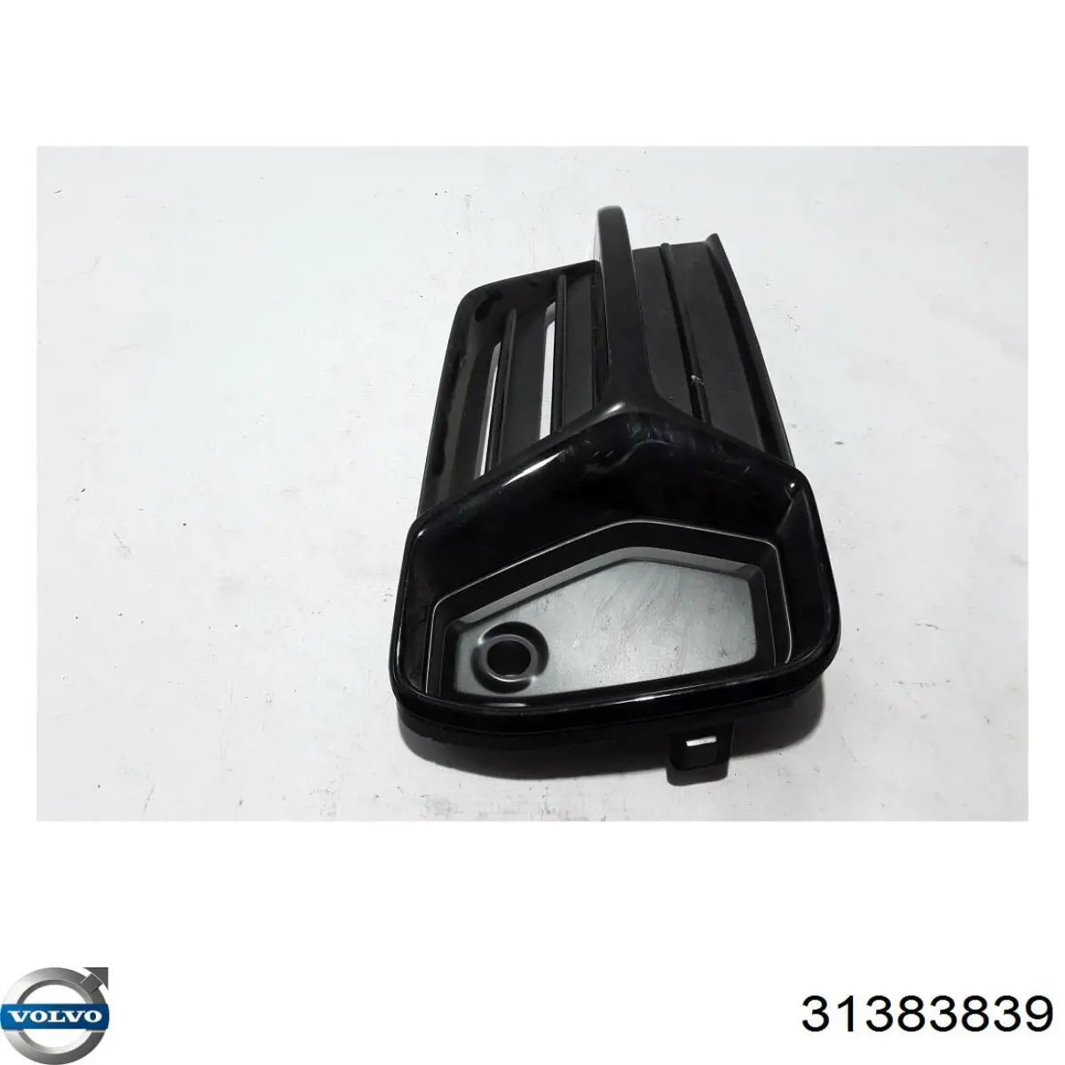 31383839 Volvo Заглушка противотуманок, левая