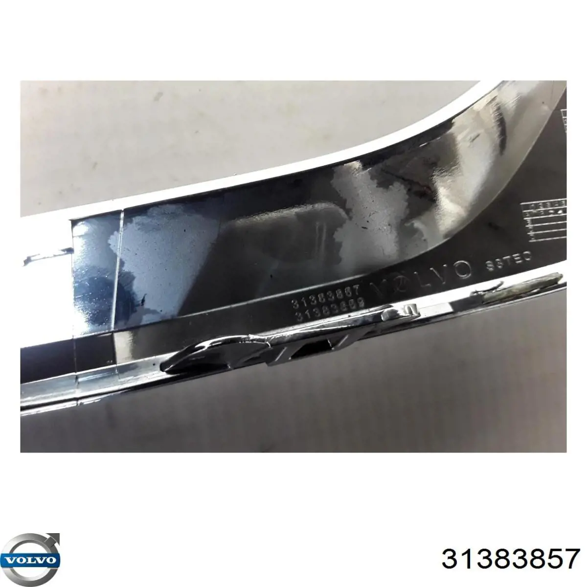 31383857 Volvo Молдинг бампера заднего правый