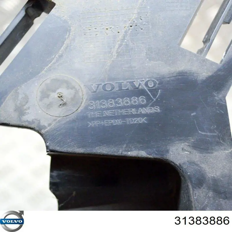 31323757 Volvo Кронштейн-адаптер крепления фары передней, правой