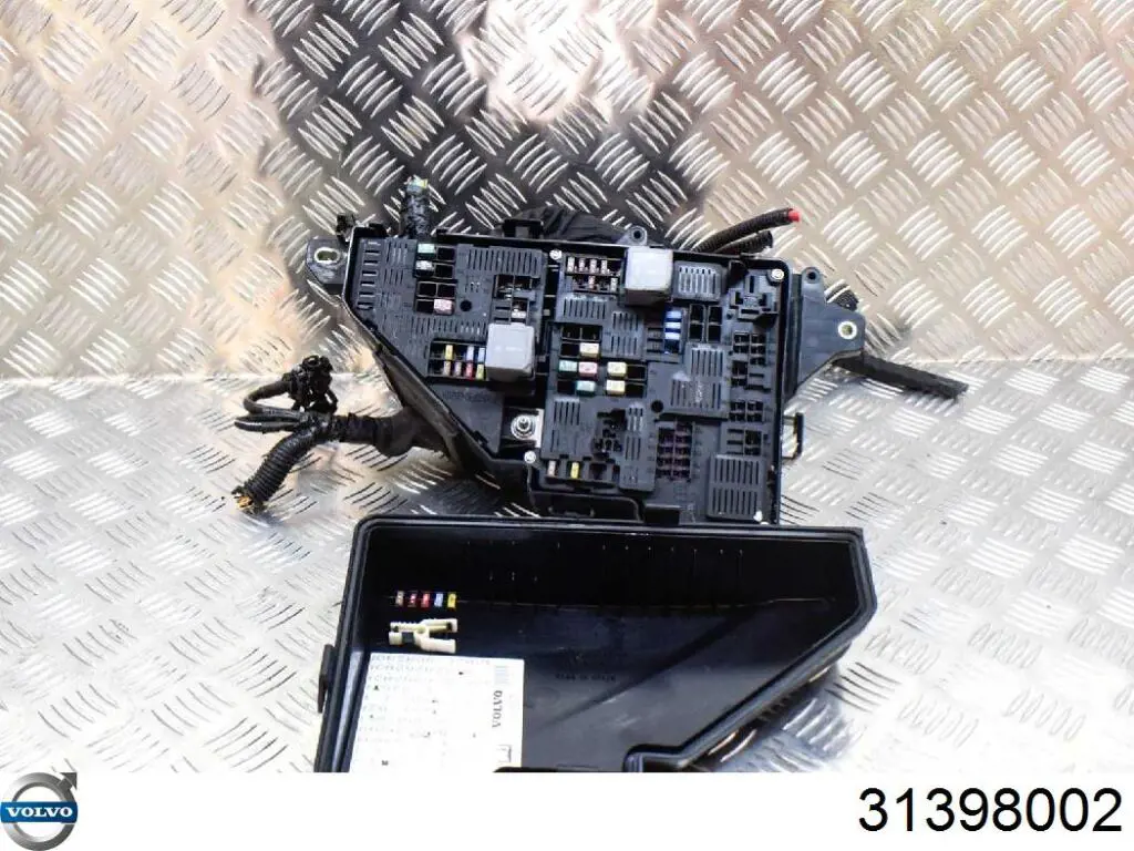 31398002 Volvo Монтажный блок предохранителей