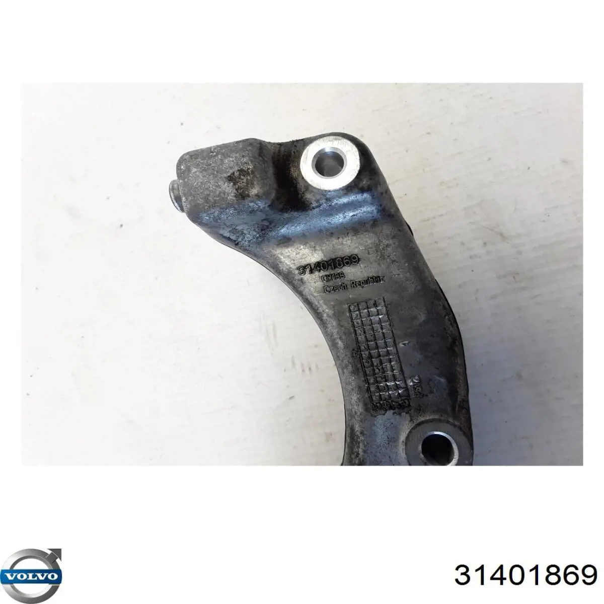 Купить 31401869 Volvo Кронштейн компрессора кондиционера
