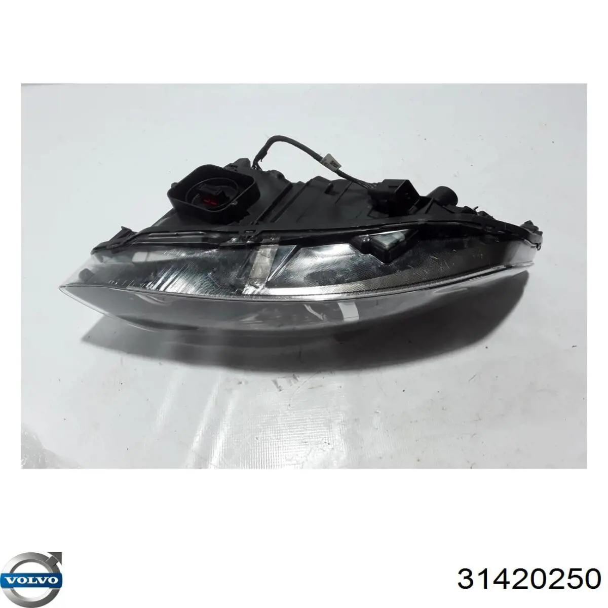 450586 VALEO Фара передняя правая
