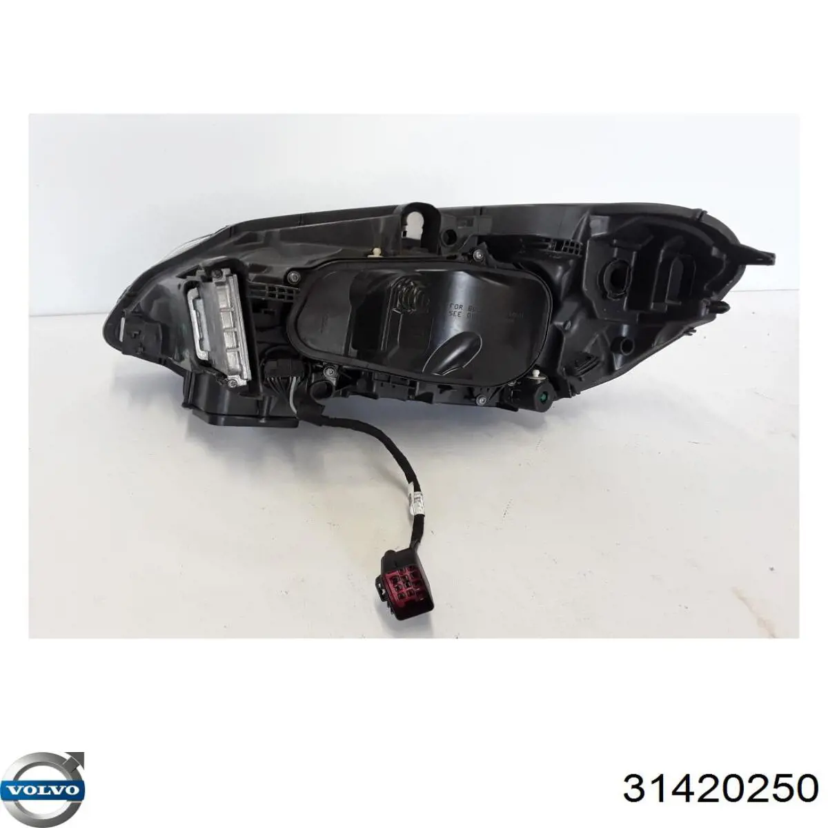 Правая блок фара Volvo 31420250 цена, от 731.98 USD