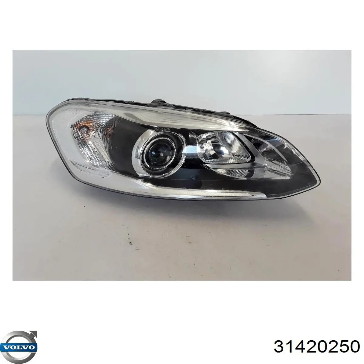 Правая фара 450586 VALEO
