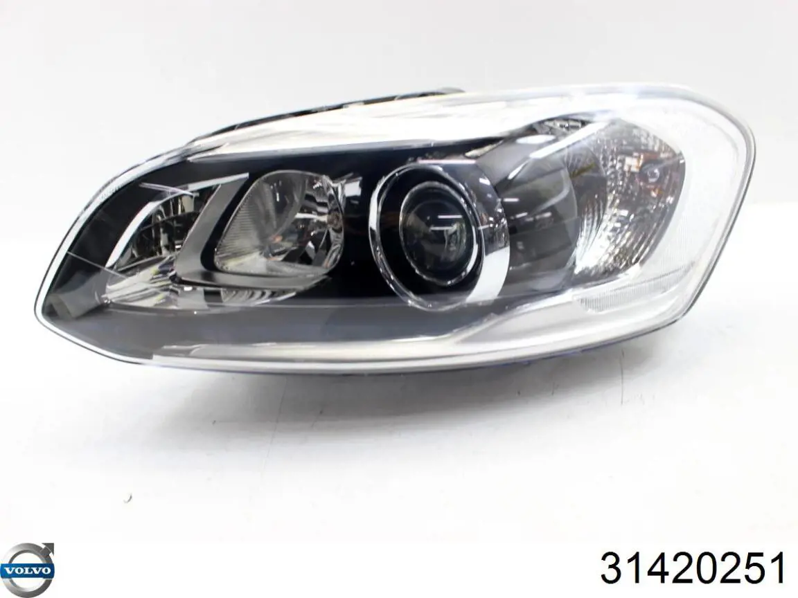 Левая фара 31698810 Volvo