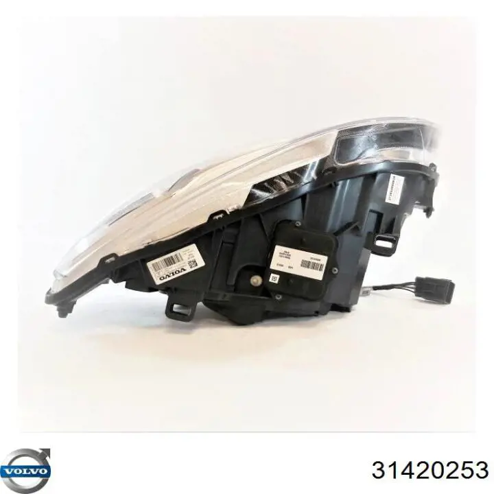 Левая фара 31353284 Volvo