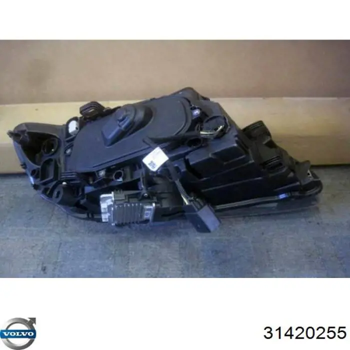 31420255 Volvo Фара