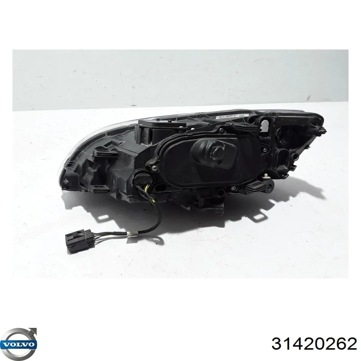 Левая фара 31420262 Volvo