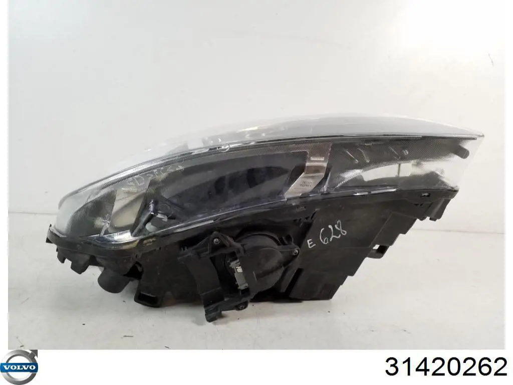 Левая фара 31698825 Volvo