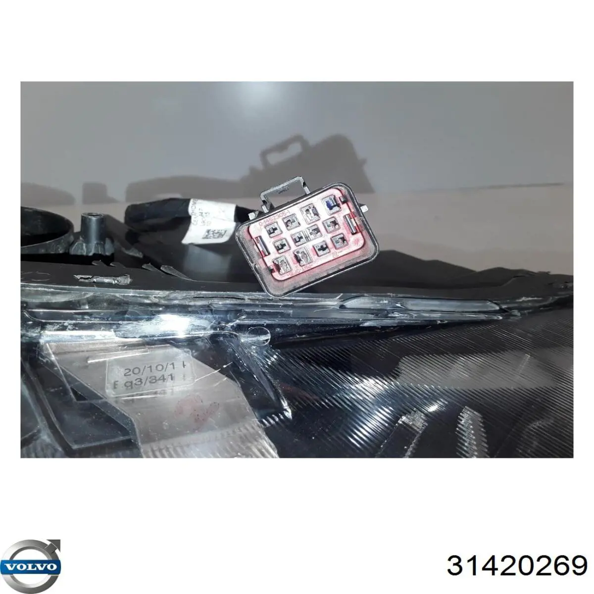 31420269 Volvo Фара