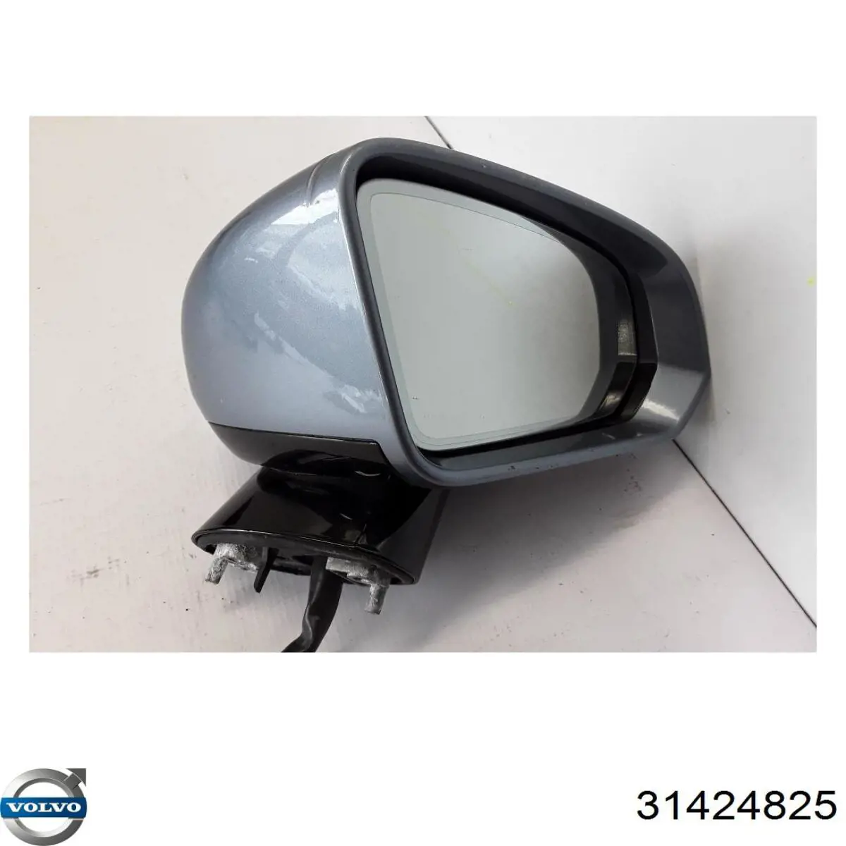  Правое зеркало Volvo XC60 2