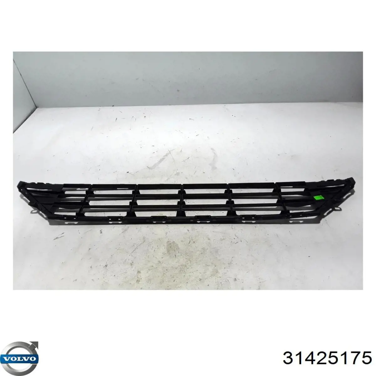 Купить 31425175 Volvo Решетка переднего бампера, центральная