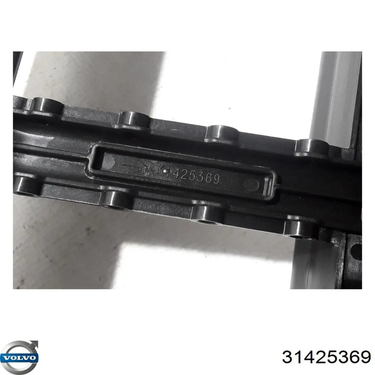 Воздуховод/дефлектор радиатора, нижний Volvo 31425369 цена, от 62.46 USD