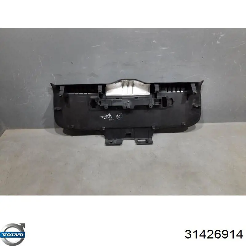 31426914 Volvo Накладка задней панели багажника