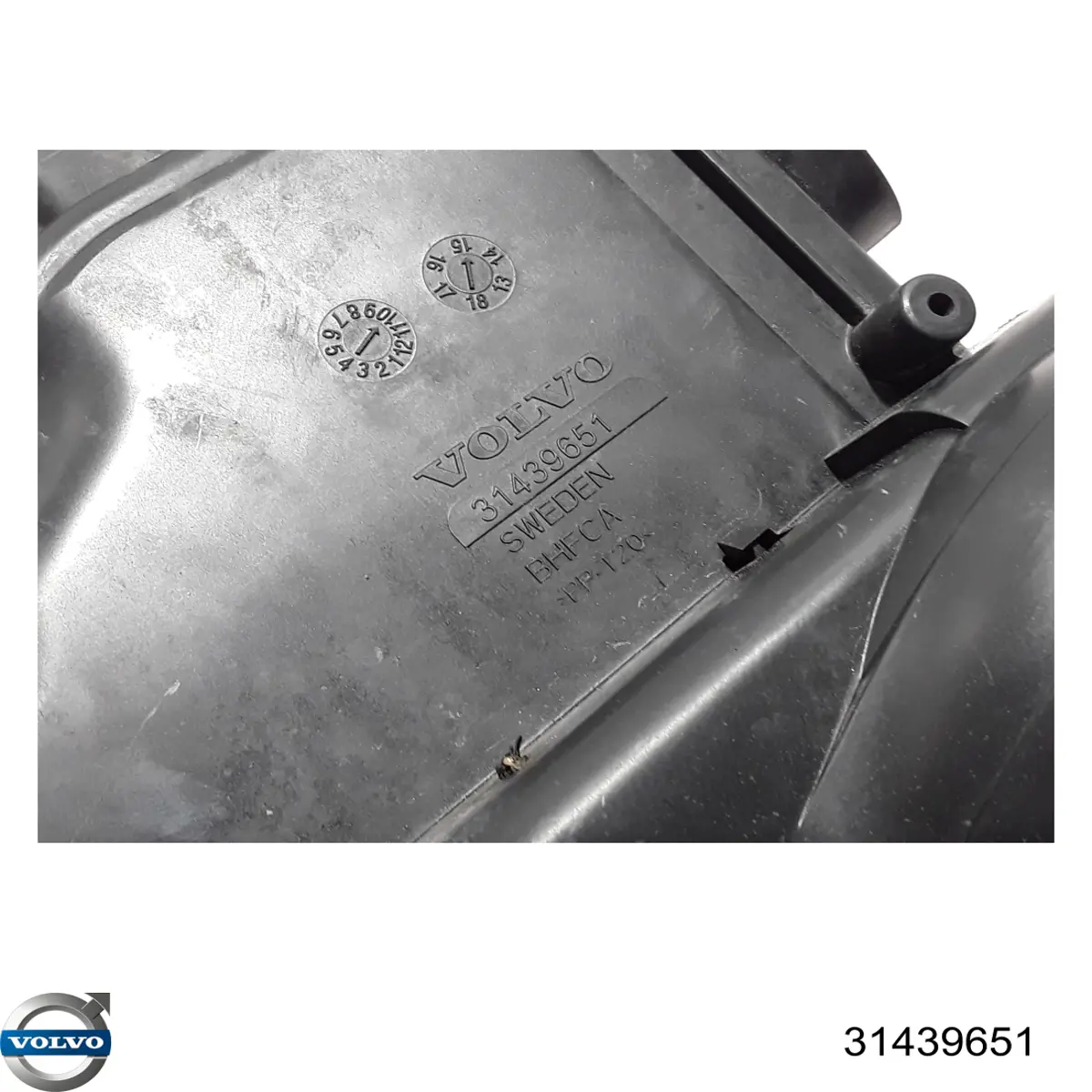 Резонатор воздушного фильтра 31439651 Volvo