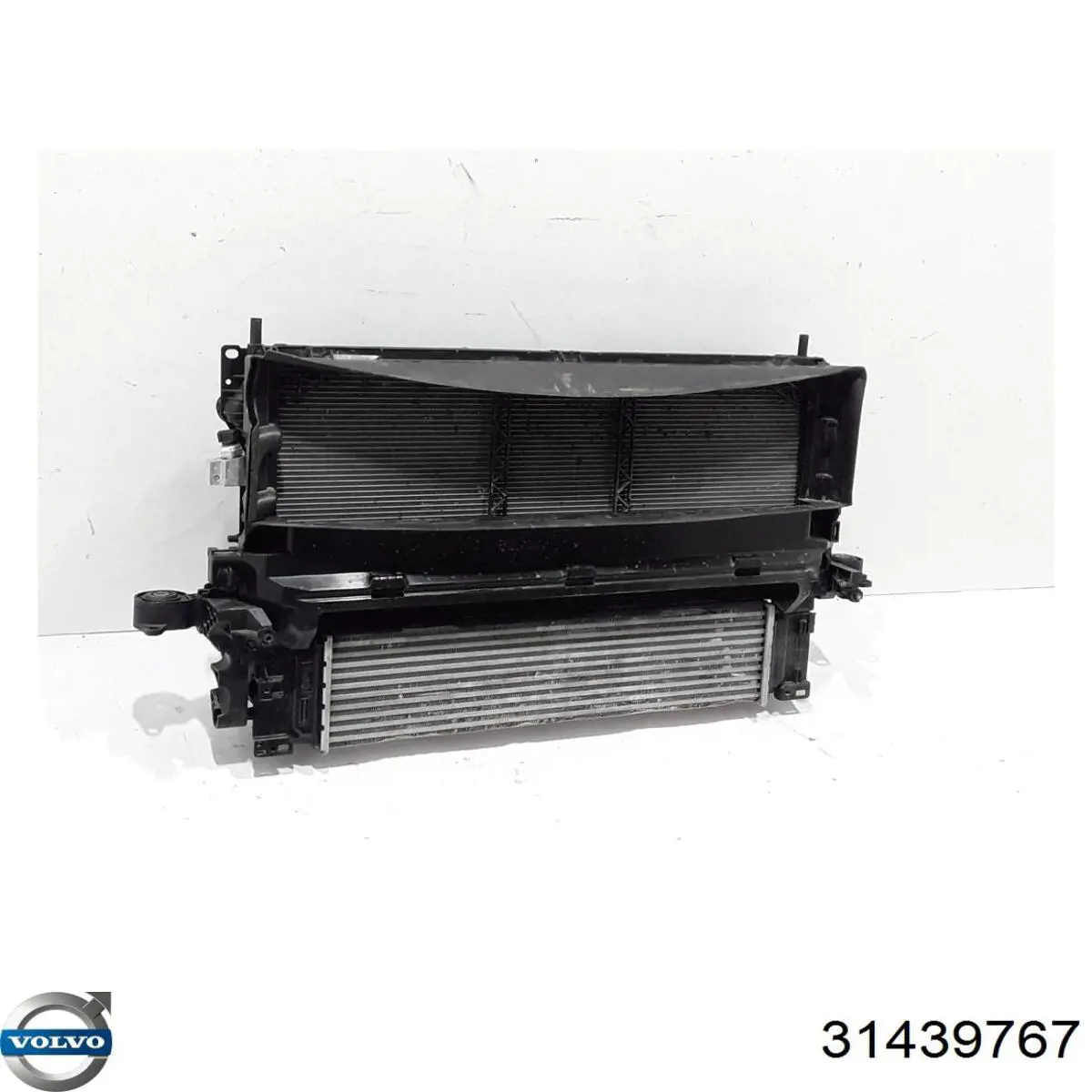 Радиатор охлаждения двигателя Volvo 32268989 цена, от 563.35 USD