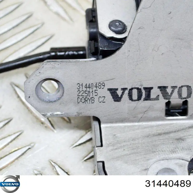 Замок двери багажника Volvo 31440489 цена, от 105.26 USD