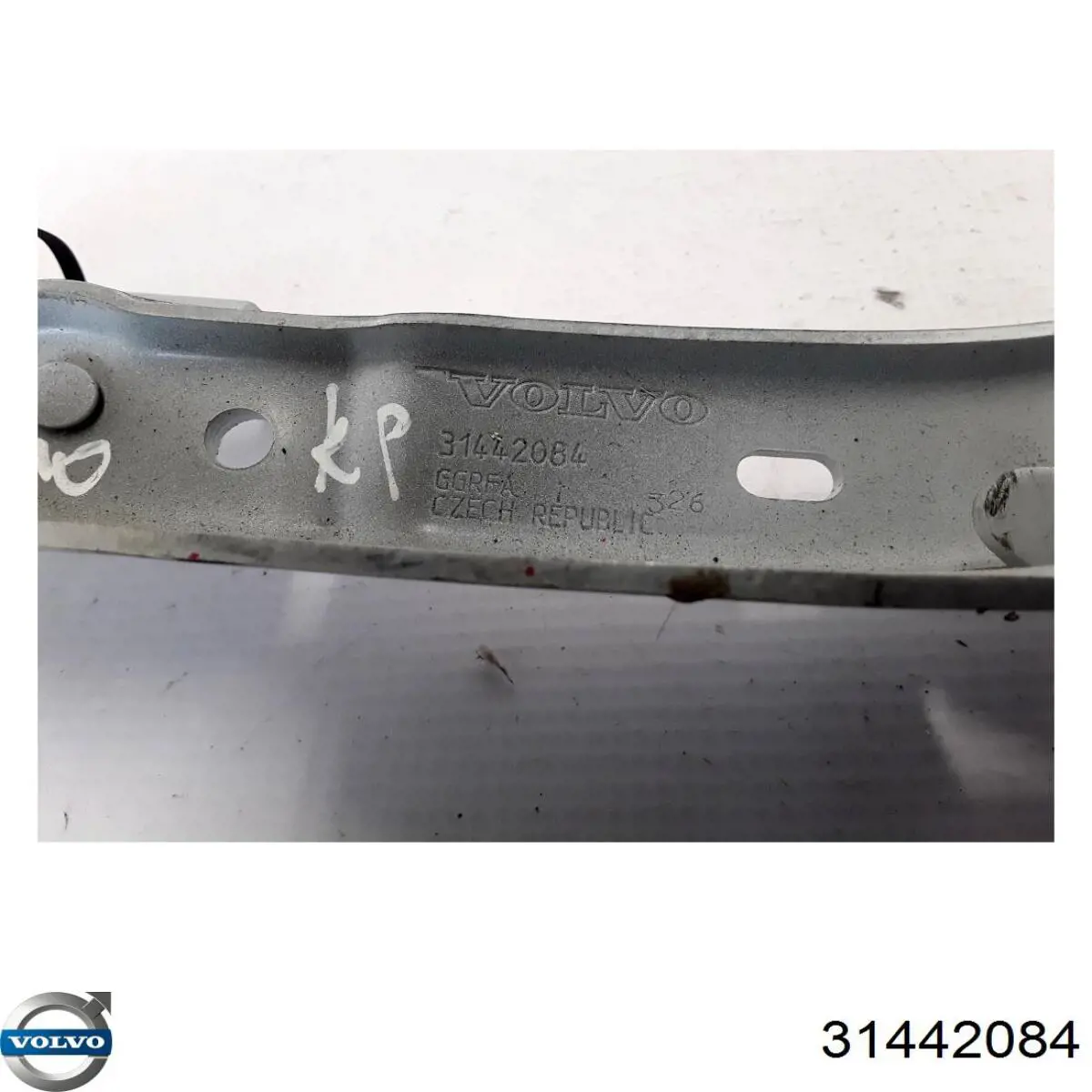 Левая петля капота Volvo 31385071