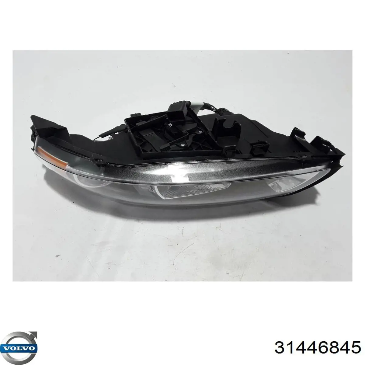 Фара левая Volvo 30784248 цена, от 488.99 USD