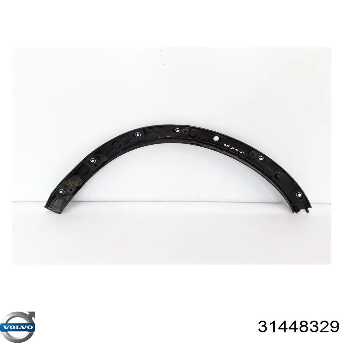 Купить 32314918 Volvo Молдинг арки колеса заднего, правый