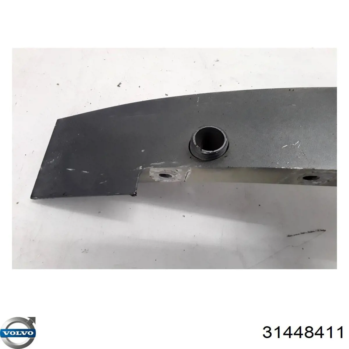 Усилитель переднего бампера 31672231 Volvo