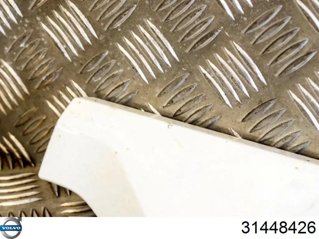 Накладка двери передней правой Volvo 31448426 цена, от 55.74 USD