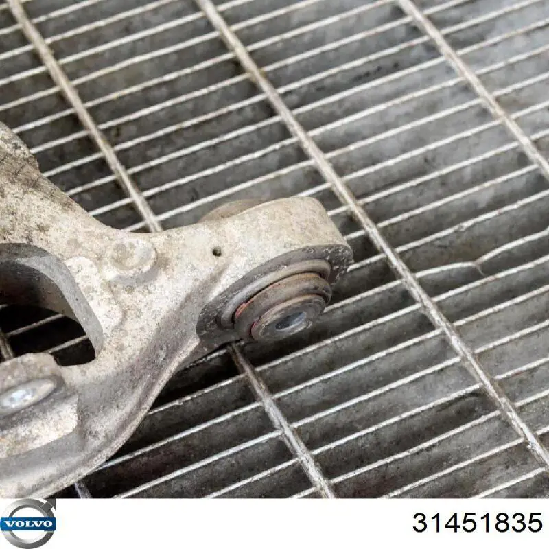31360577 Volvo Рычаг задней подвески нижний, левый