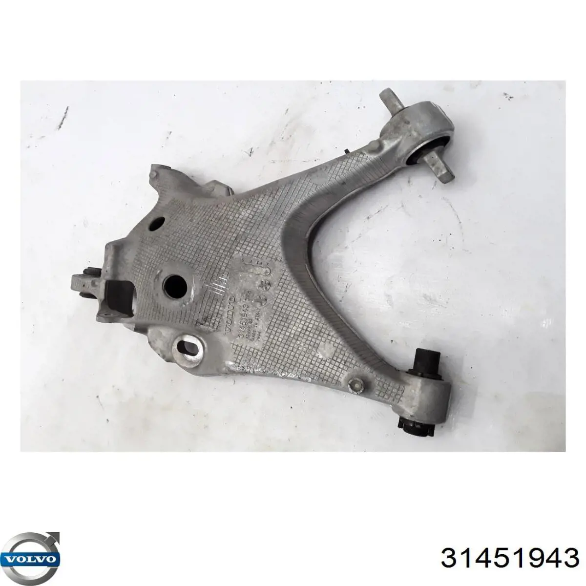 Рычаг задней подвески нижний правый 31451943 Volvo