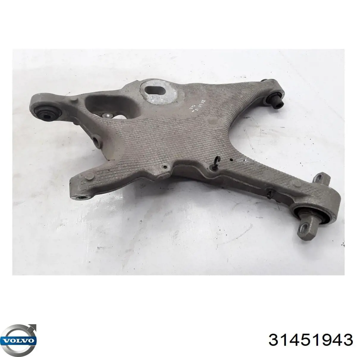 Рычаг задней подвески нижний правый Volvo 31451943 цена, от 72.22 USD
