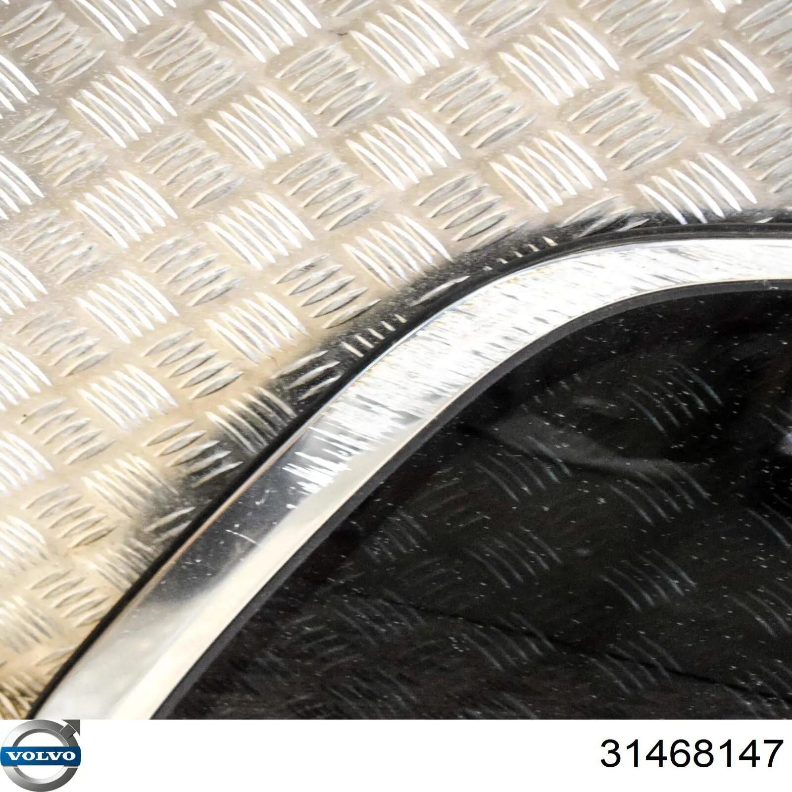 31468147 Volvo Стекло багажного отсека, правое