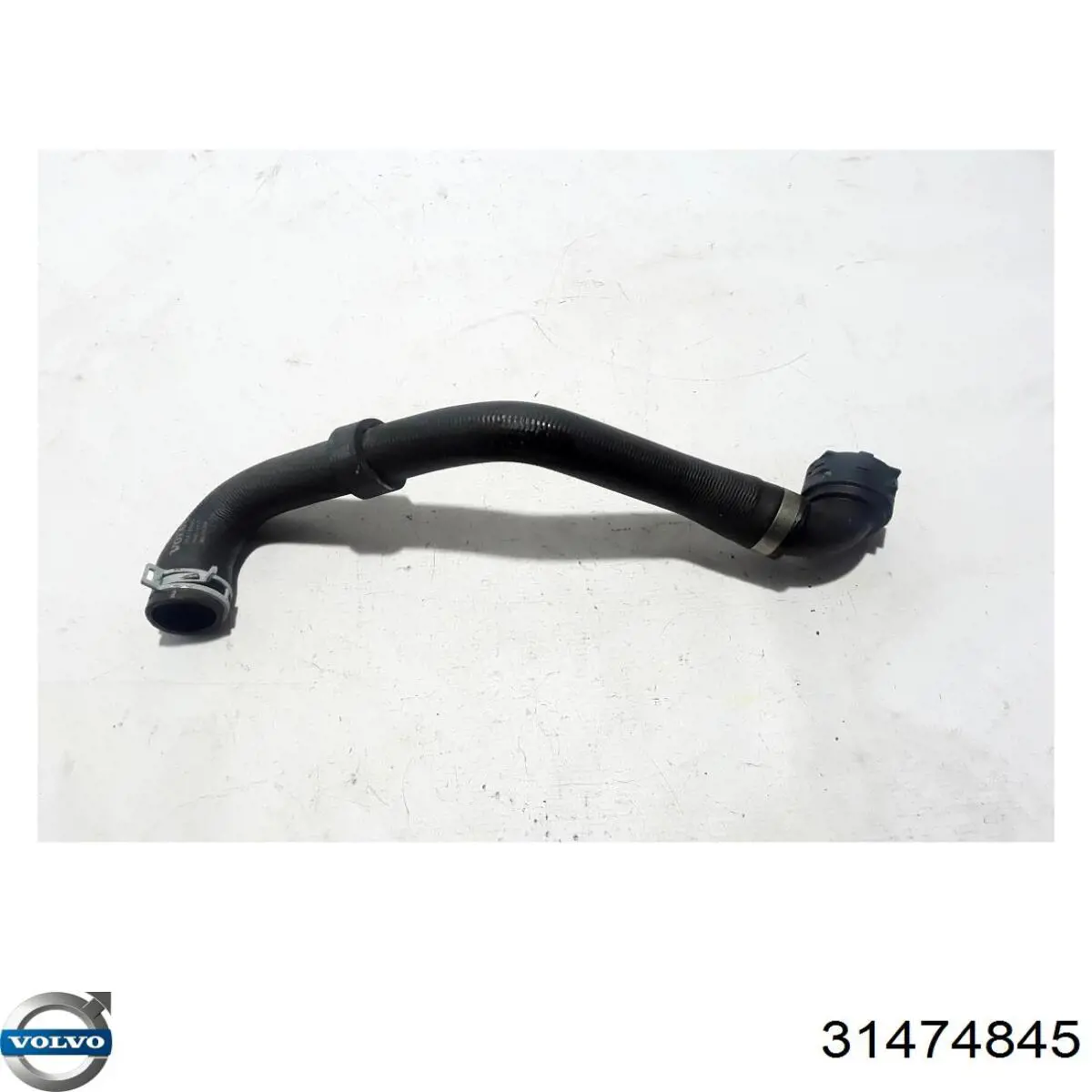 Патрубок радиатора 31474845 Volvo
