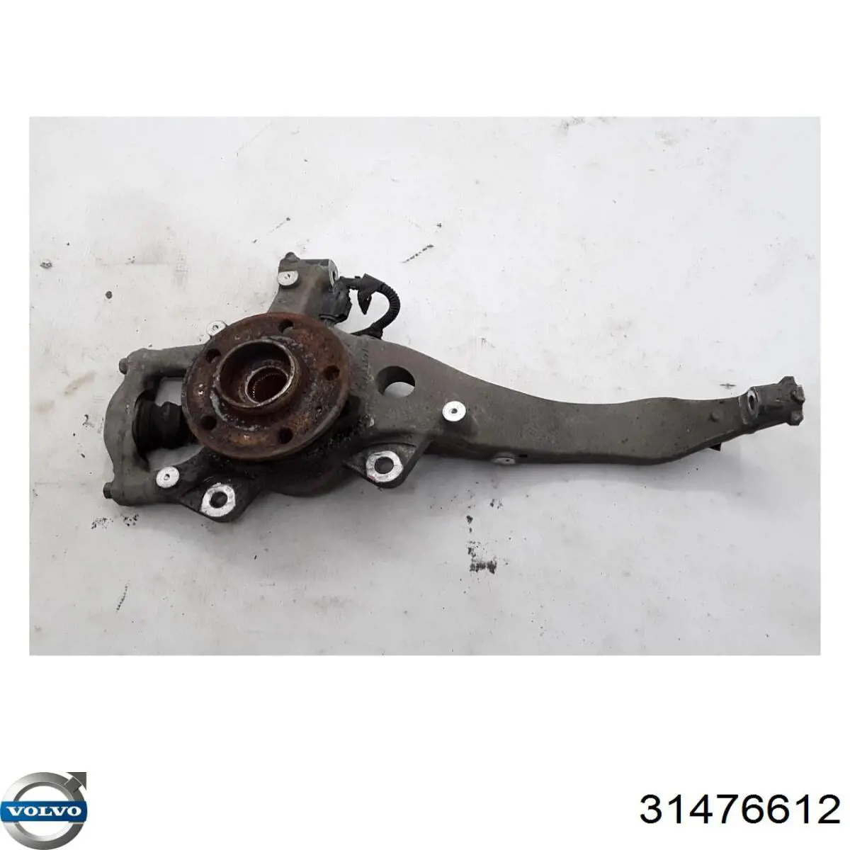 Цапфа передняя правая 31476612 Volvo