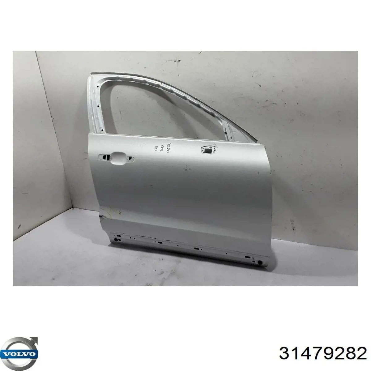 Дверь передняя правая 31479282 Volvo