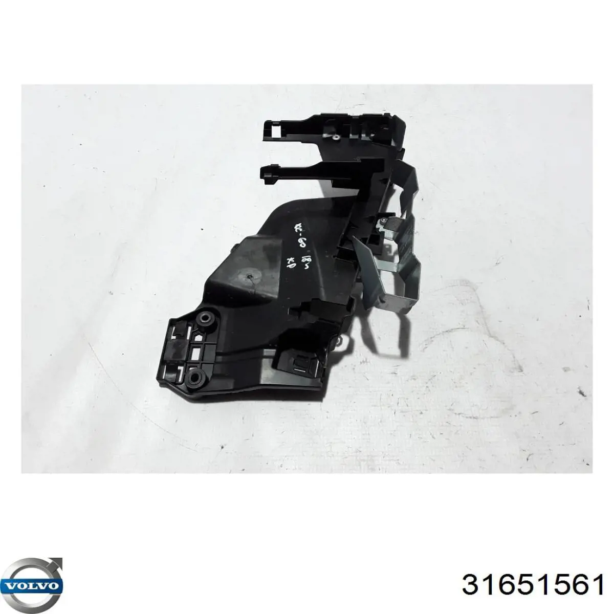 Кронштейн передней панели левый Volvo 31651561 цена, от 27.87 USD