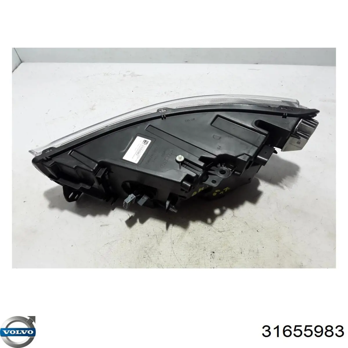 Правая фара 31655983 Volvo