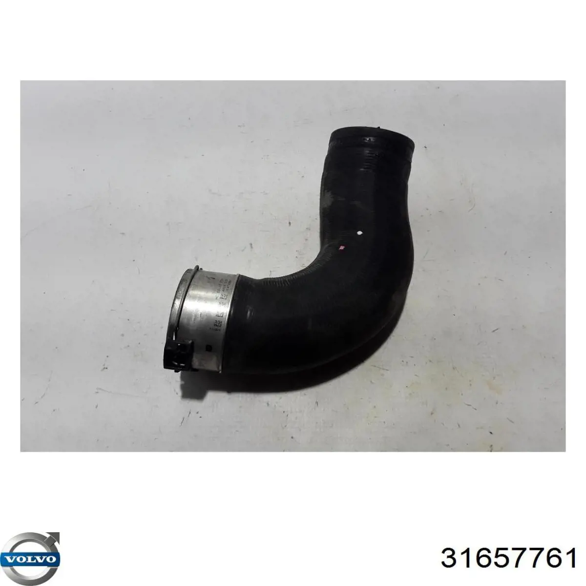 Патрубок интеркулера 31657761 Volvo