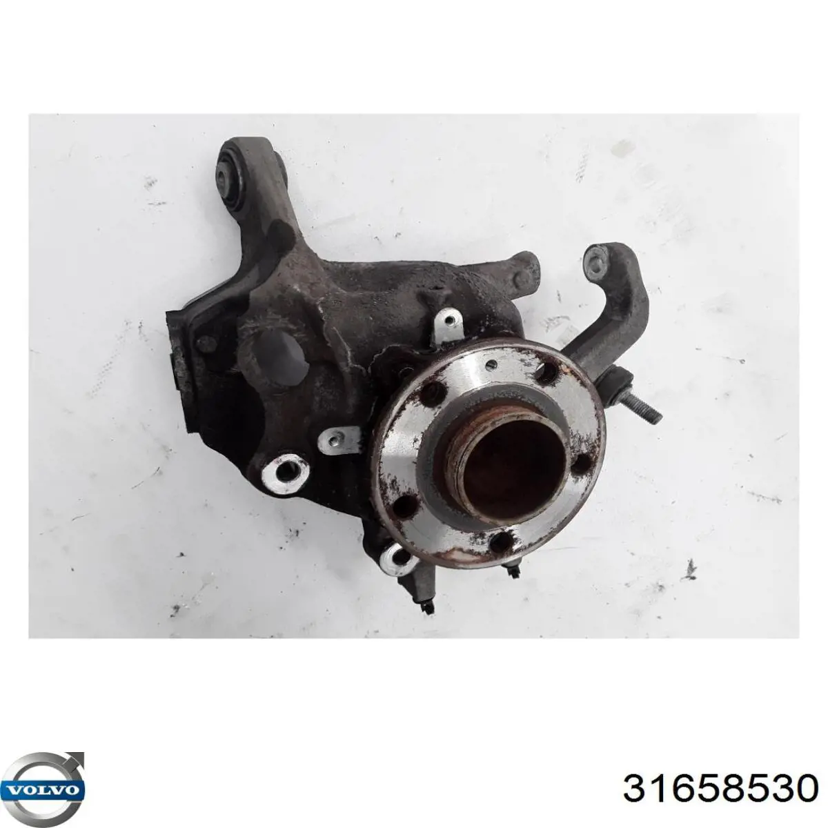 Цапфа задняя правая 31360870 Volvo