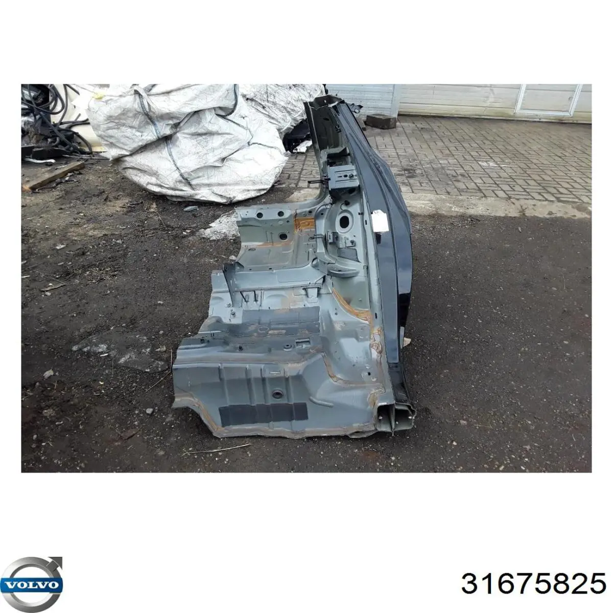 32310036 Volvo Крыло заднее