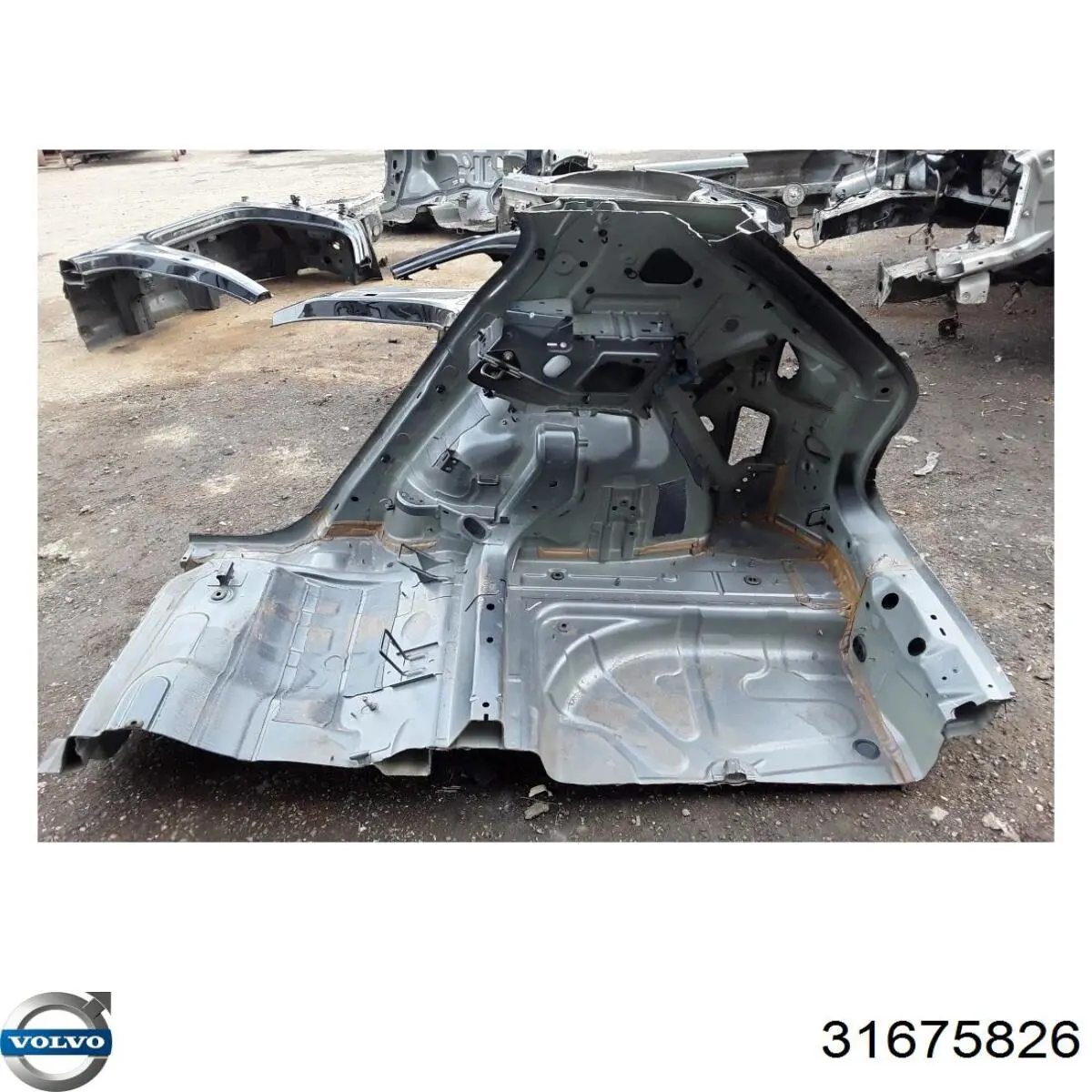 32310037 Volvo Крыло заднее правое
