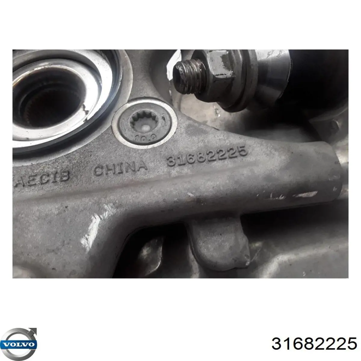 Купить 31682225 Volvo Цапфа поворотная левая