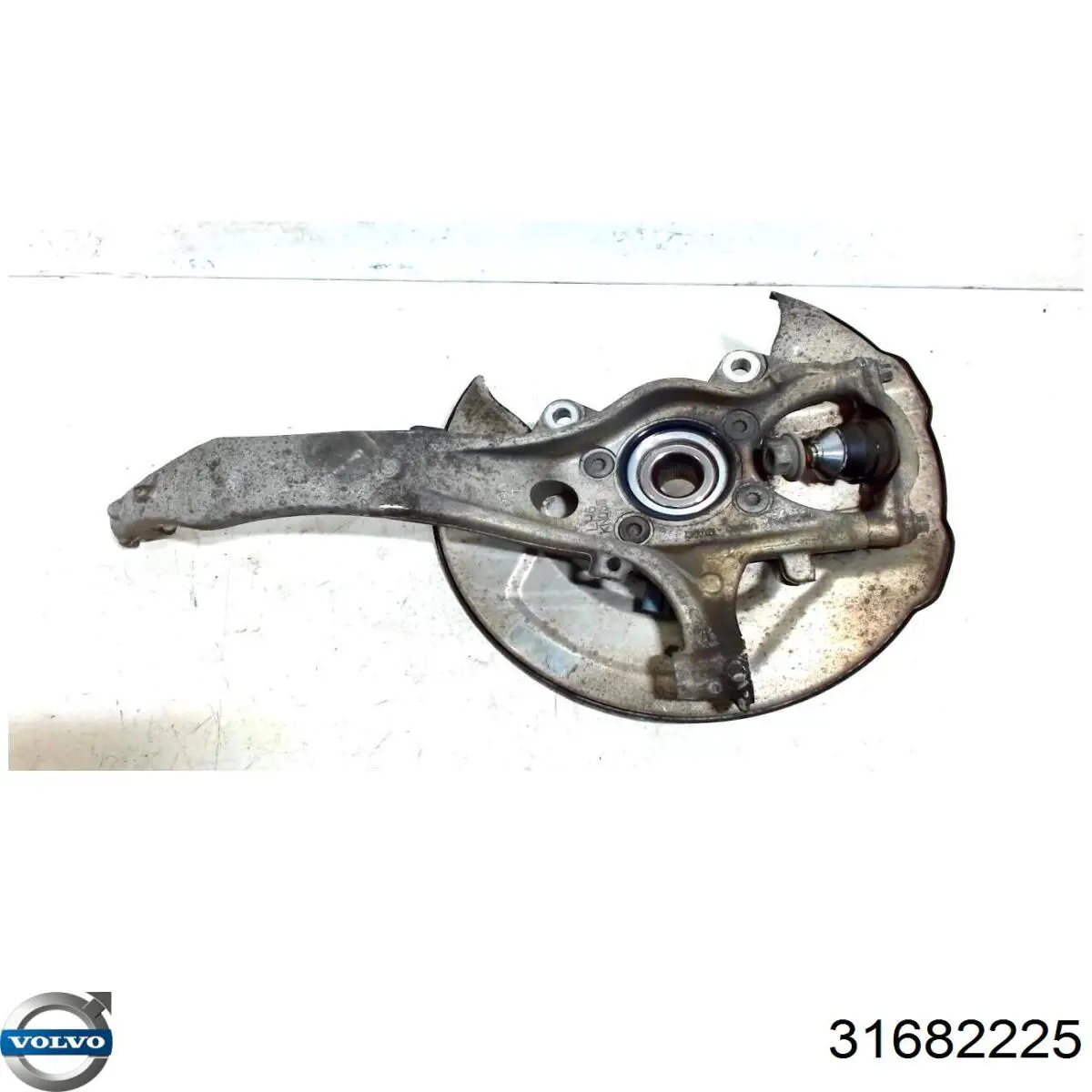 31682225 Volvo Цапфа - поворотный кулак передний, левый