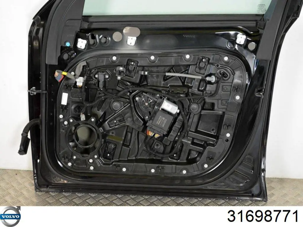 Пассажирская передняя дверь Volvo 32404327