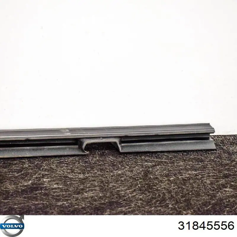 Уплотнитель стекла двери передней левой внутренний (планка) 31352708 Volvo