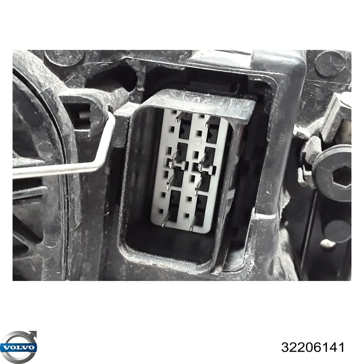 Купить 32206141 Volvo Фара левая передняя