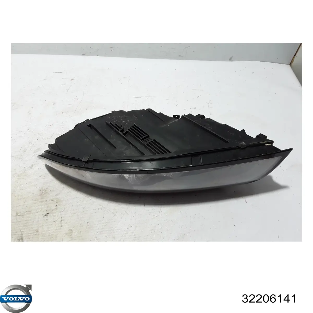 Фара левая Volvo 32206141 цена, от 169.29 USD