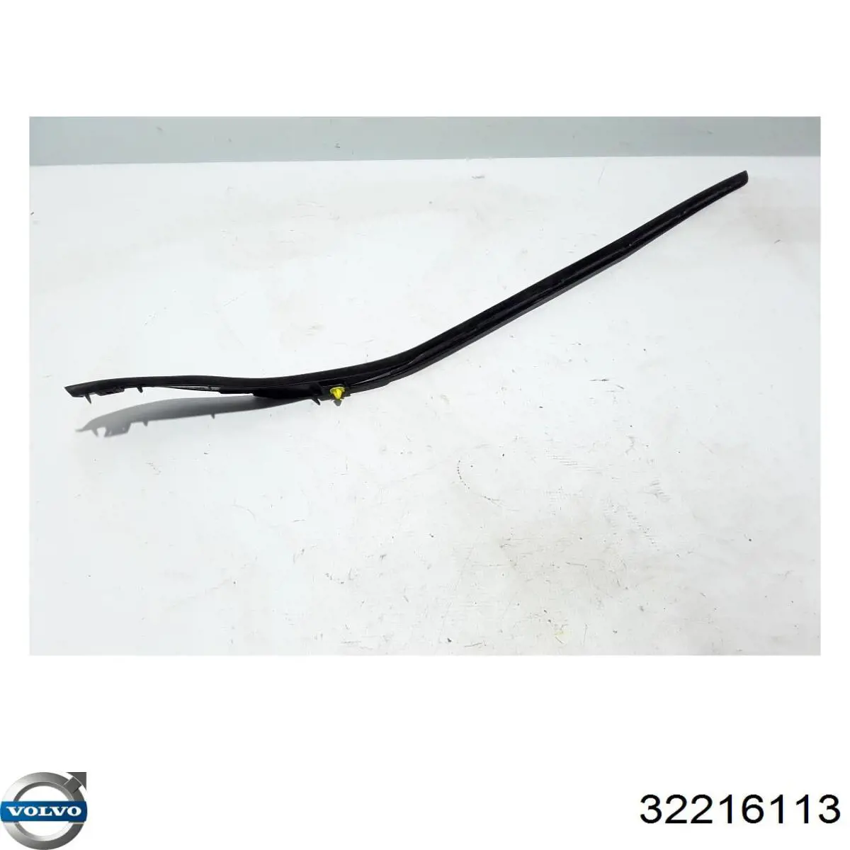 Накладка стойки кузова внешняя передняя правая Volvo 32216113 цена, от 40.03 USD