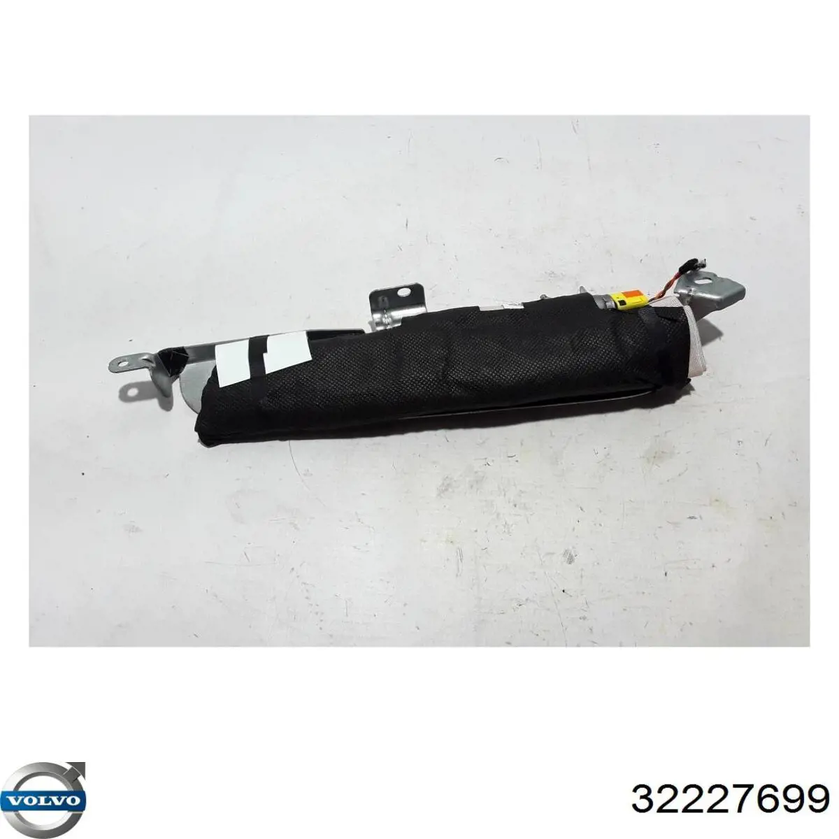 32403040 Volvo Подушка безопасности AIRBAG спинки сиденья, правого