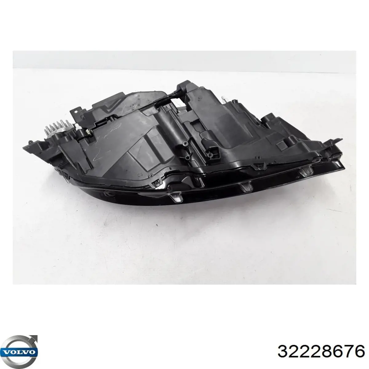 Купить 32228676 Volvo 
